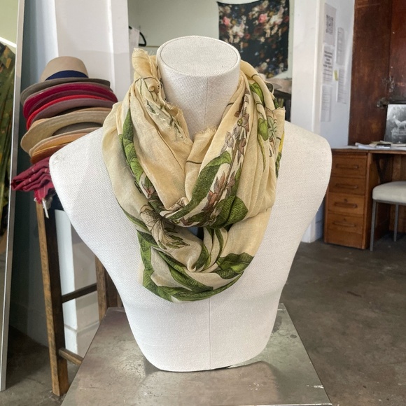 813 Ottotredici Botanical Floral Print Scarf